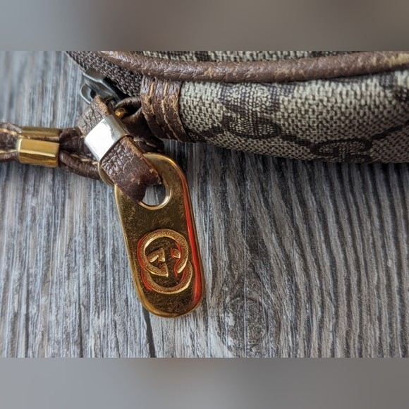 Gucci Vintage Canvas GG Pattern Crossbody Bag - Picture 15 of 16
